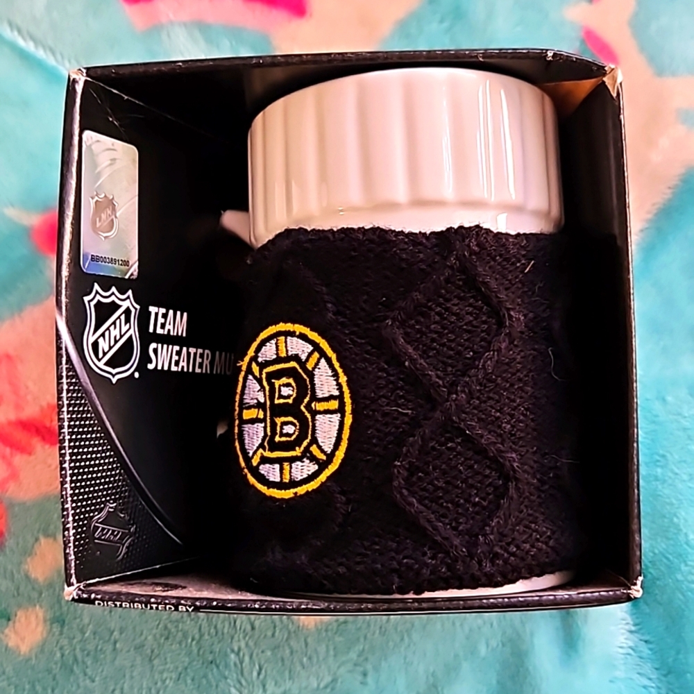 Boston Bruins NHL Team Sweater Mug NEW In Box coffee tea knit cozy hockey gift